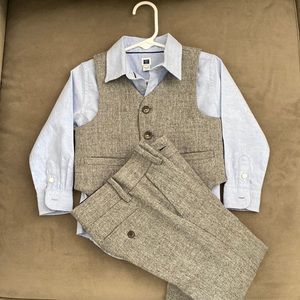 Janie & Jack suit 18-24 months worn once